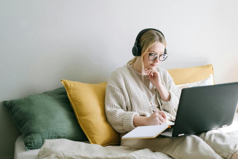 4 Zodiacs Who Work The Hardest (And Always See Results)
