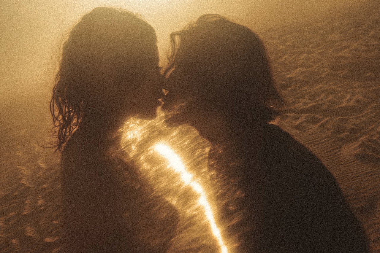 4 Real Signs You’ve Found Lifetime Love (According To Tarot)