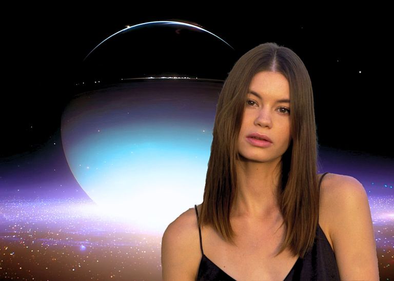 What Each Zodiac Can Expect When Uranus Goes Retrograde On 9/6 (According To Tarot)