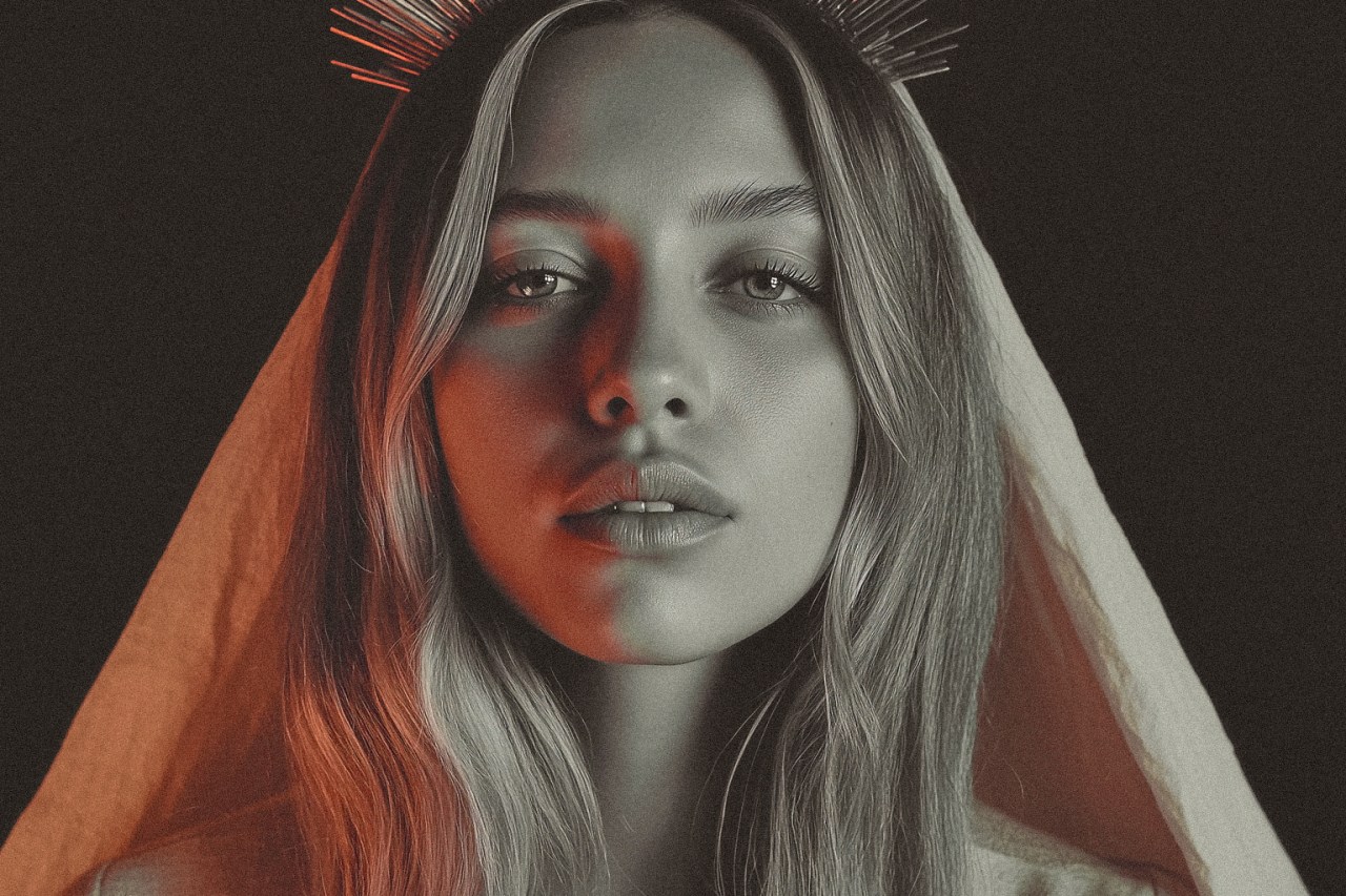 6 Signs You’re Being Called Towards A Huge Life Change (According To Tarot)