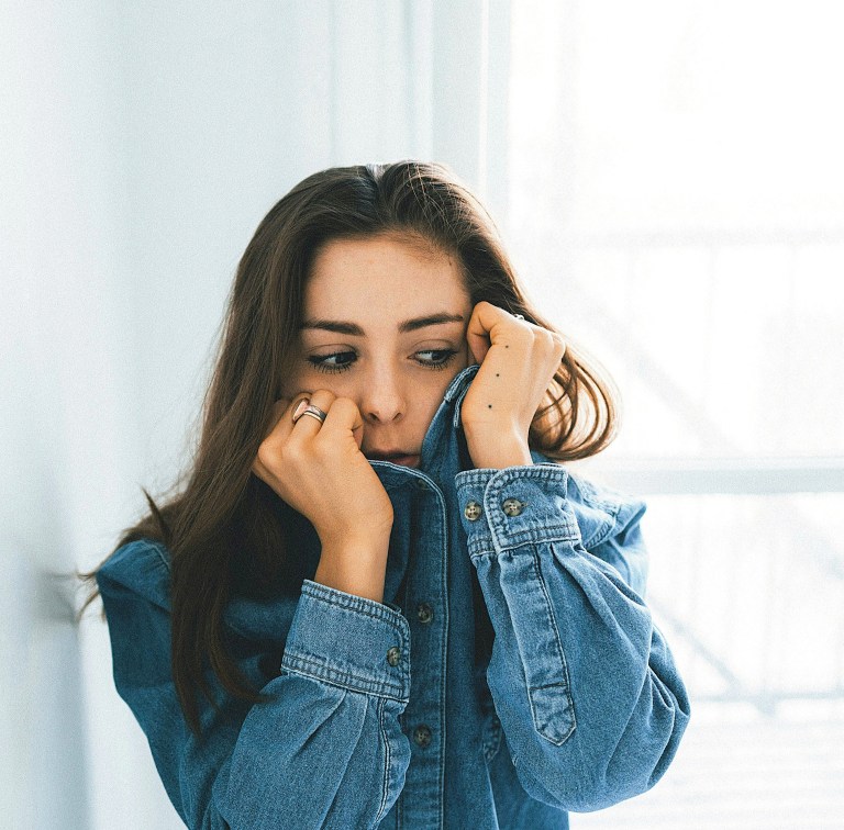 How Each Birth Month Handles Cringe SituationsĀ