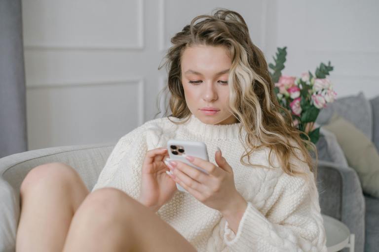 Will They Text You Back? It Depends On Their Birth Month Personality