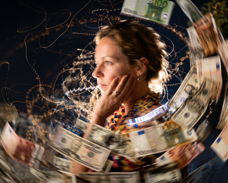 4 Birth Months Whose Finances Finally Turn Around This Fall (According To Tarot)